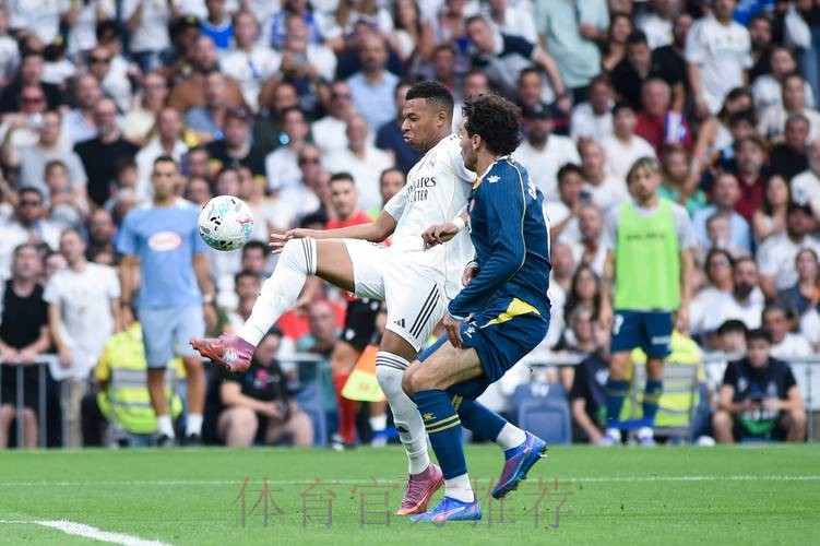 【大地霸霸】西甲赛场:皇家马德里 vs 皇家社会 【大地霸霸】西甲赛场:皇家马德里 vs 皇家社会